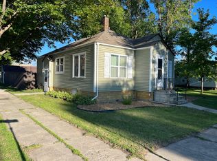 323 2nd St NW, Renville, MN 56284