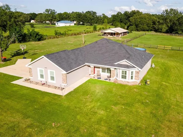 17401 SE 150th Avenue Rd, Weirsdale, FL 32195