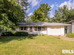 14 Meadow Lark Ln, East Peoria, IL 61611