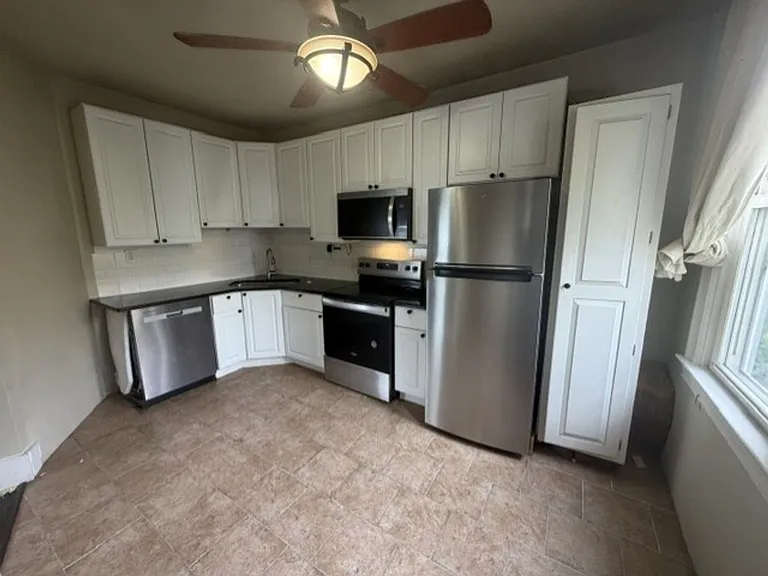 75 Craighead St — Photo 12