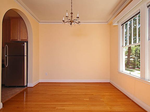 5th image of 360 Forest Ave APT 206