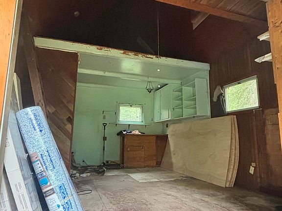 4th image of 3125 Treaty St