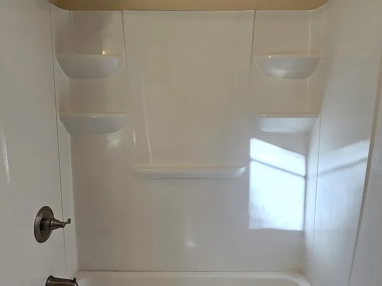 Full Bath (2nd Floor)