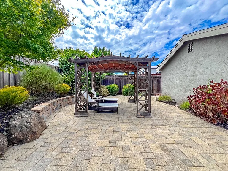 3321 Anita Ct — Photo 40
