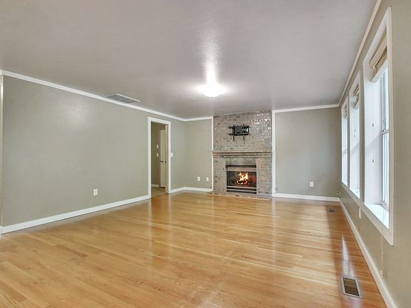 5th image of 2518 22nd Avenue Ct SE