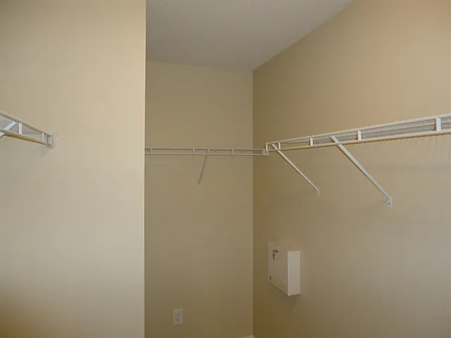9710 Bay Colony Dr — Photo 18