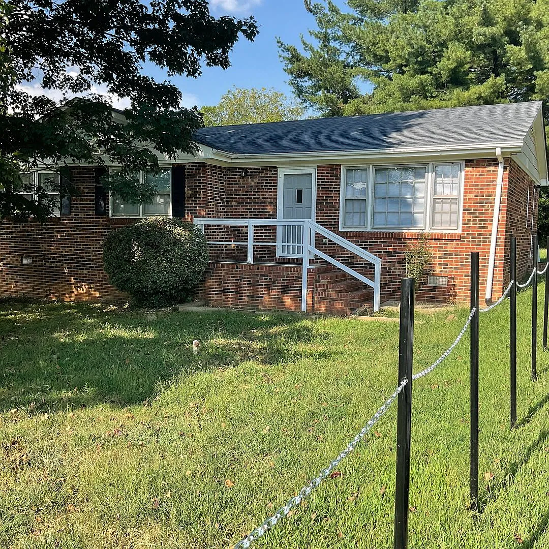 Brick Duplex Apartment For Rent in Lincolnton NC — Photo 1