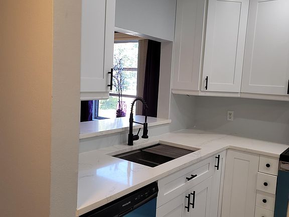 2nd image of 2800 SW 22nd Ave #1020