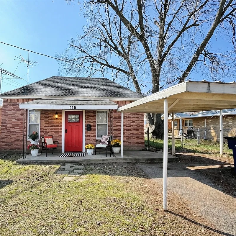 Renovated Private Home | 900 Sq Ft | Double Carport | Custom Kitchen — Photo 1