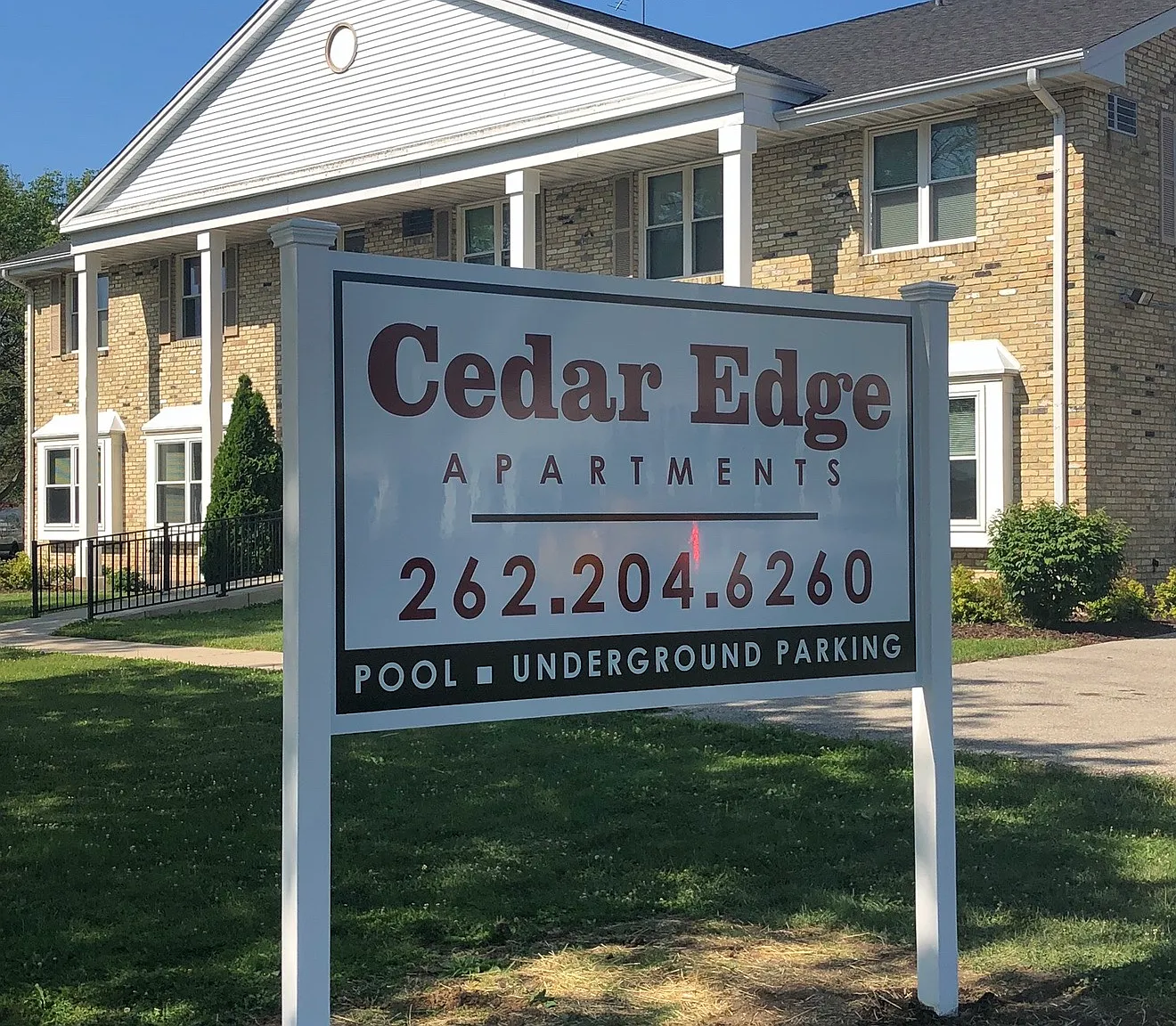 2 bed, 1.5 bath, 1100 sqft, $1,300 — Photo 1