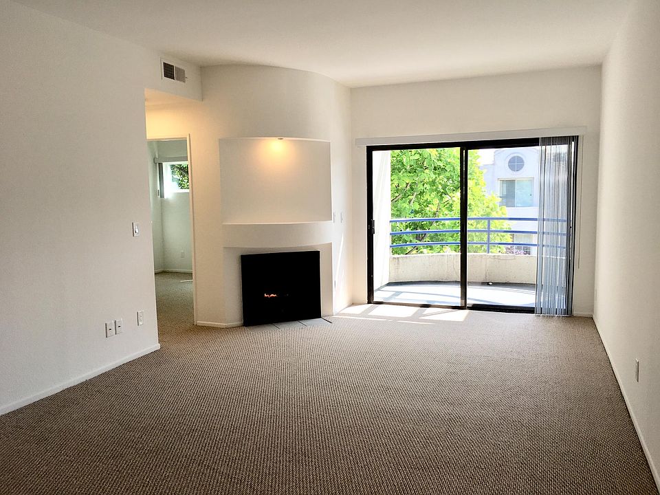 1st image of 1550 Amherst Ave #205
