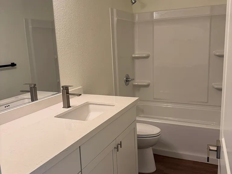 1819 Cape Cod Cir — Photo 2