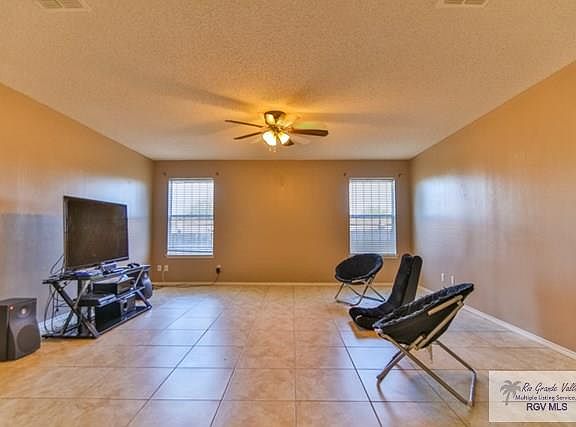 4th image of 2718 Sabal Palm Dr