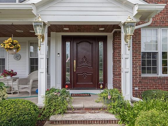 3rd image of 24533 Annie Ln