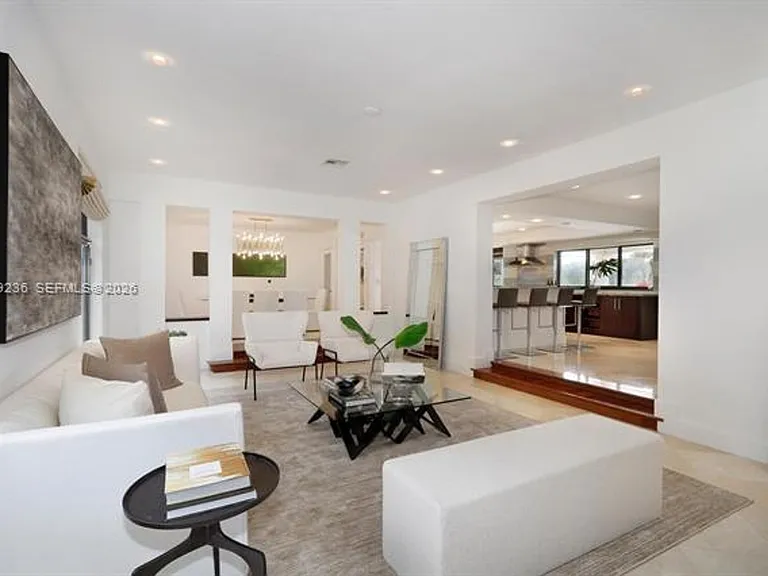 3425 Alhambra Cir — Photo 22