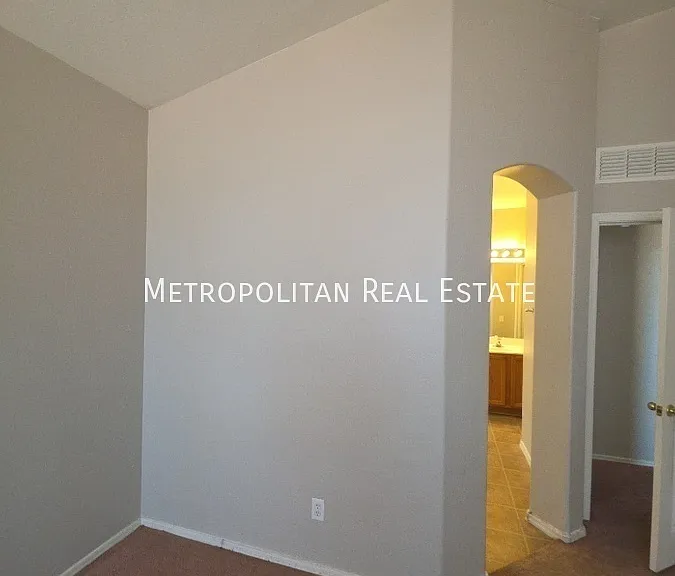 3135 N 127th Ave — Photo 19
