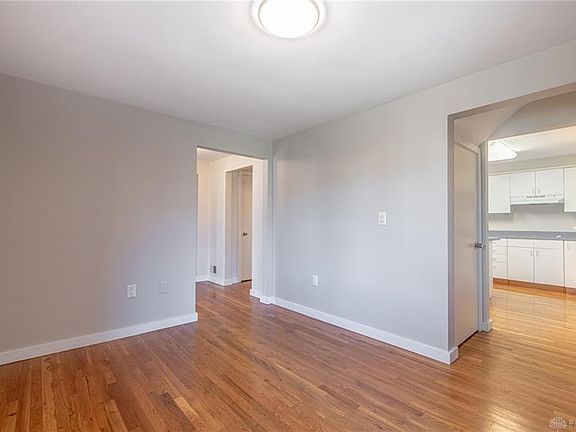 4th image of 1231 Delaine Ave