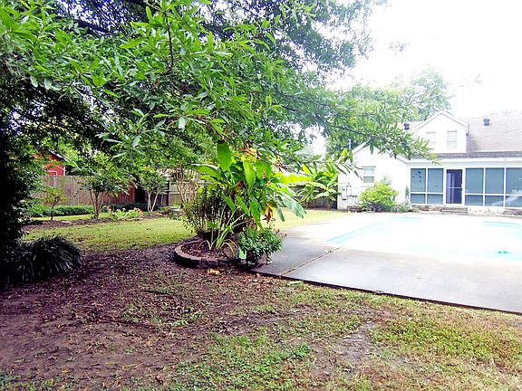 3rd image of 1112 N 6th St