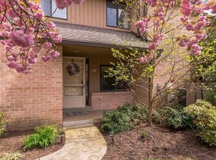 320 Paoli Woods Dr, Paoli, PA 19301