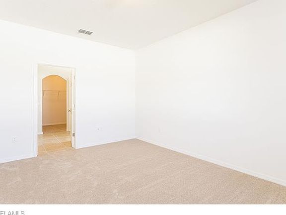 5th image of 1816 SW 32nd St