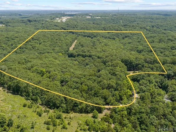 Singing Oaks Dr, Sunrise Beach, MO 65079