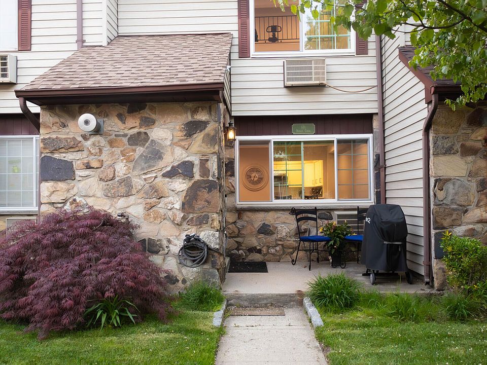1st image of 17 Fuller Ct #A