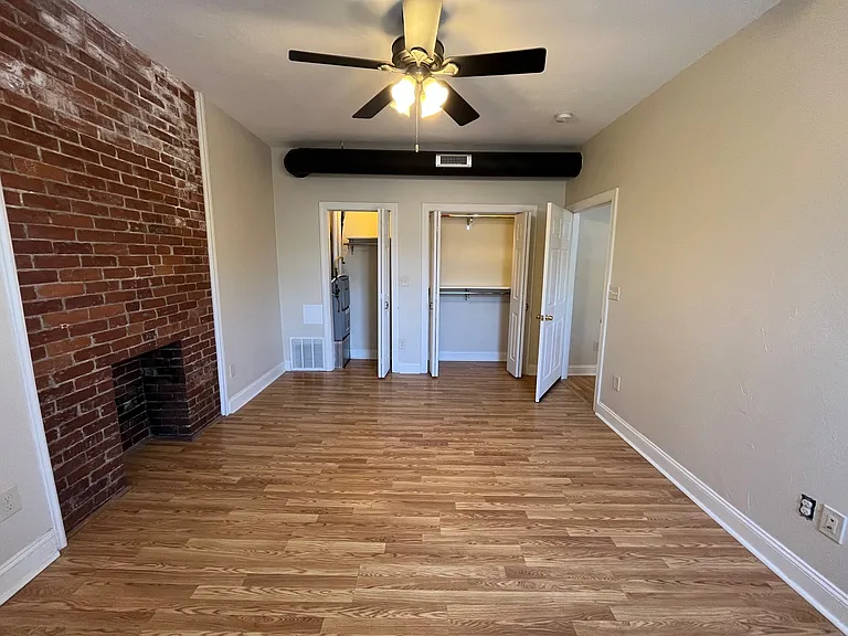 912 Portland St — Photo 19