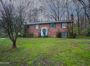 35 Montclair Rd, Oak Ridge, TN 37830