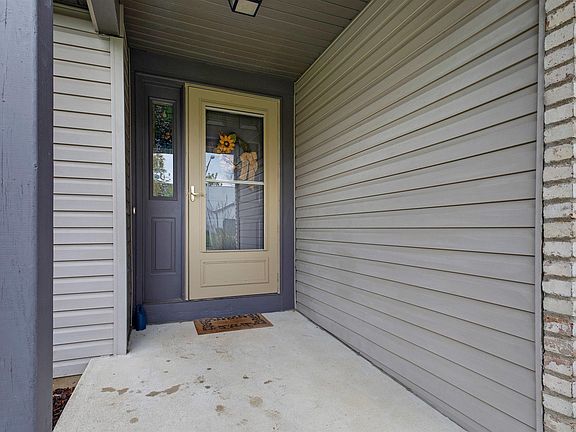 3rd image of 365 Jonell Ln