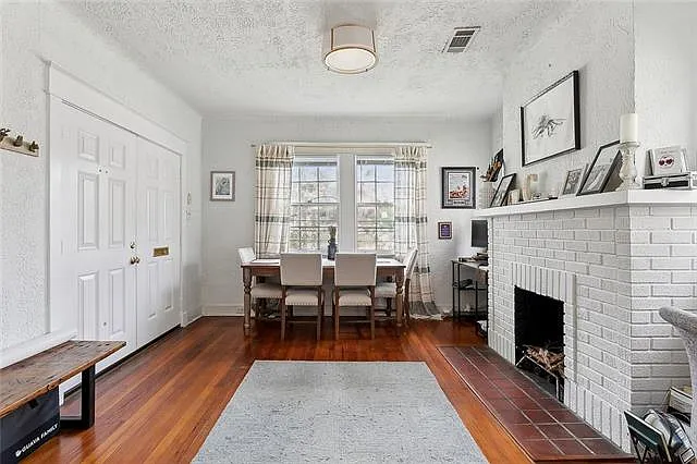 2 bed, 1.0 bath, 1340 sqft, $2,800 — Photo 4