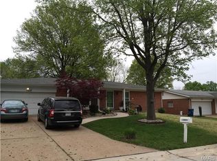 13850 Invicta Dr, Florissant, MO 63034