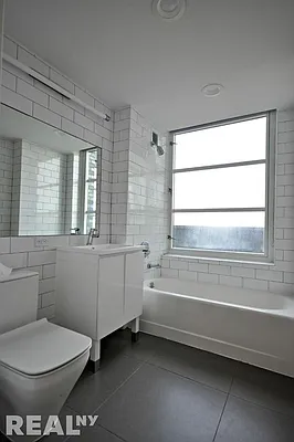 Rented by REAL New York | media 36