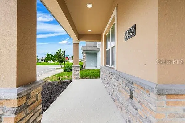 3 bed, 2.5 bath, 1982 sqft, $2,275 — Photo 4