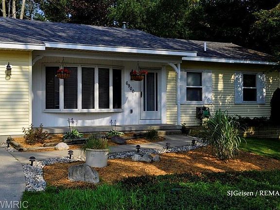 3rd image of 6900 Northland Dr NE