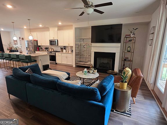 4th image of 3512 Mount Blue Ave