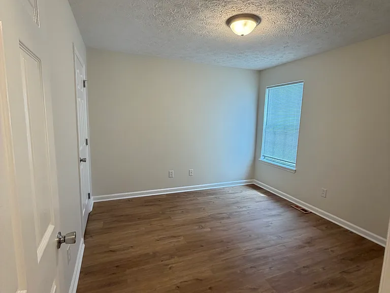 2408 Justin Pl — Photo 6