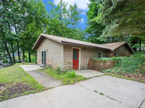 11590 Lakeshore Dr, Lakeview, MI 48850