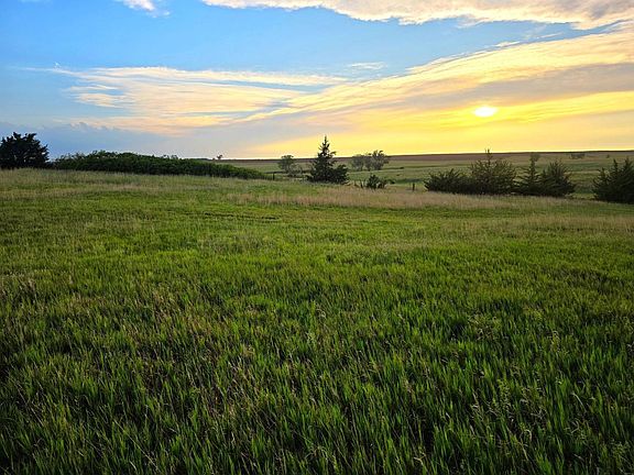 4th image of 60 West Dr