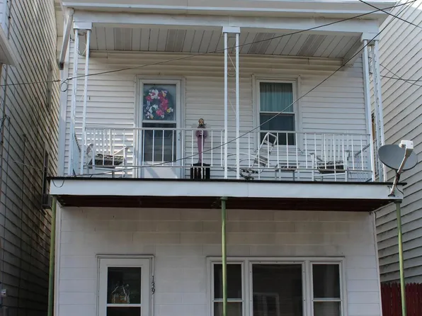 139 E Market St, Williamstown, PA 17098