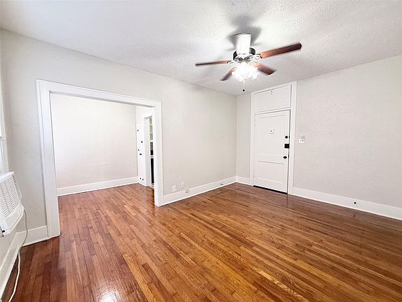 4th image of 1126 Berthea St APT 6