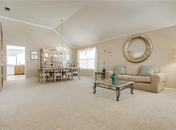 4th image of 3808 Johnson Dr