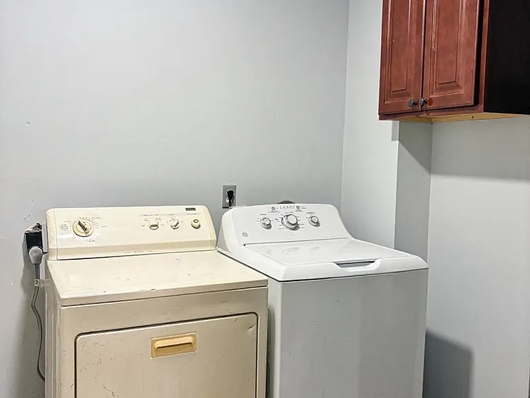 847 Lincoln St — Photo 3