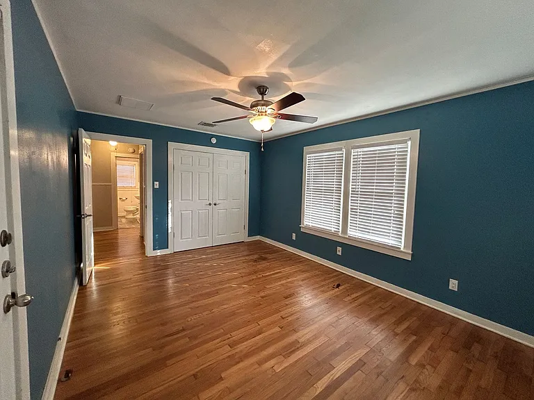 893 Pine St — Photo 13