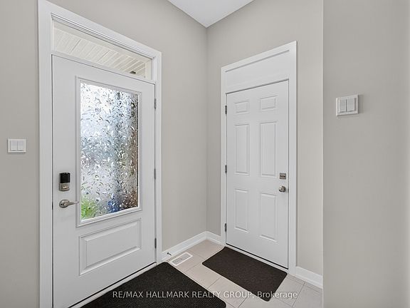 4th image of 627 Alopex Row