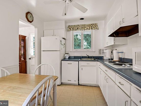 5th image of 4911 Heritage Ct