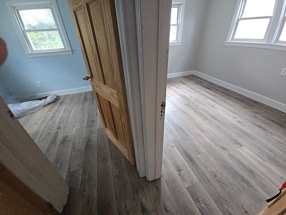 4th image of 44 Wildwood Ave Floor 1