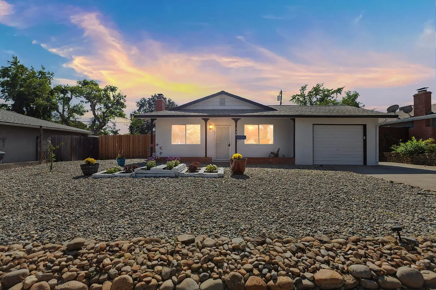 139 Price Way photo 1