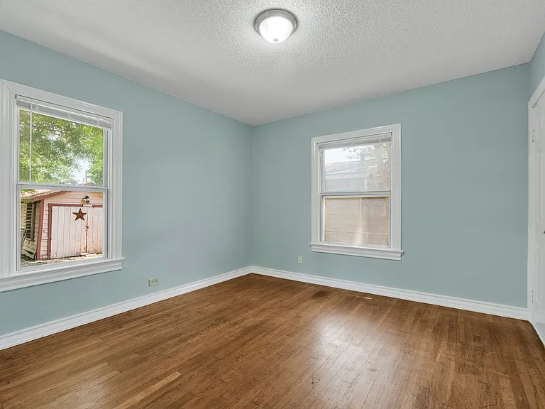 317 Frost St — Photo 7