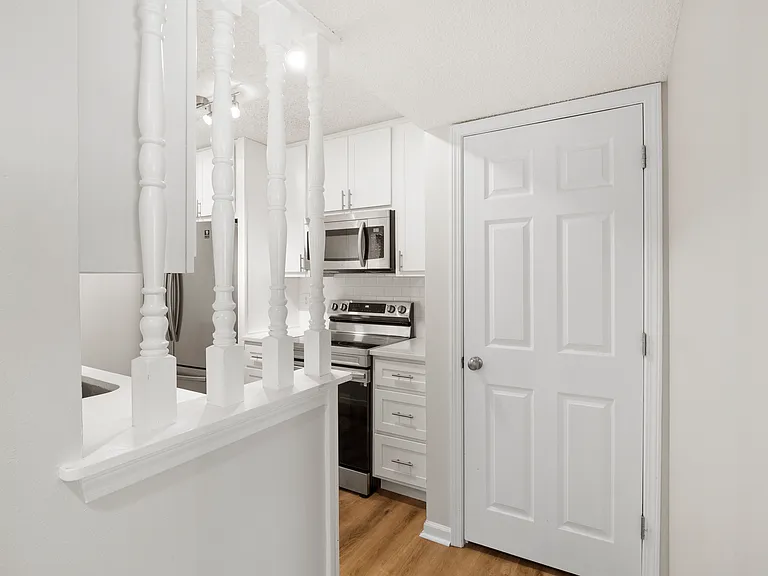9021 N Swan Cir — Photo 10