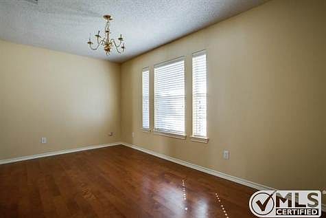 5th image of 4521 Crystal Ln